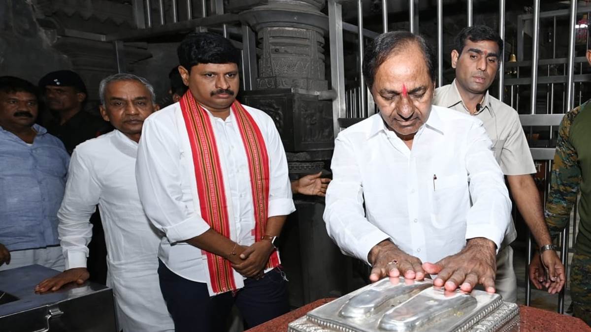 https://www.jagranimages.com/images/newimg/27062023/27_06_2023-kcr_in_solapur_23453596.jpg