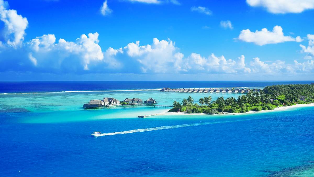 https://www.jagranimages.com/images/newimg/27062023/27_06_2023-malives_tourist_destinations_f_23453603.jpg
