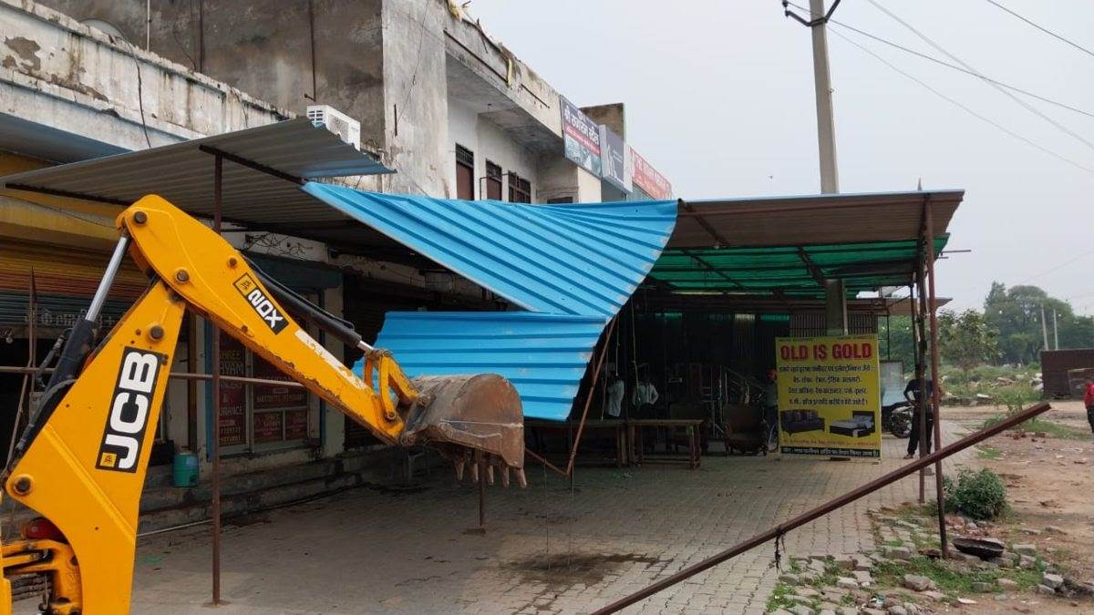 ncr hsvp action against encroachment in rewari bulldozers on slums and shops