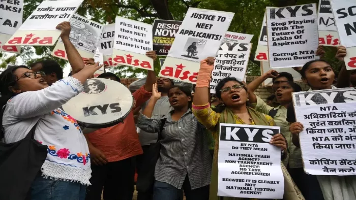 दिल्ली में जंतर-मंतर पर छात्रों का अनिश्चिकालीन धरना जारी। (जागरण फोटो)