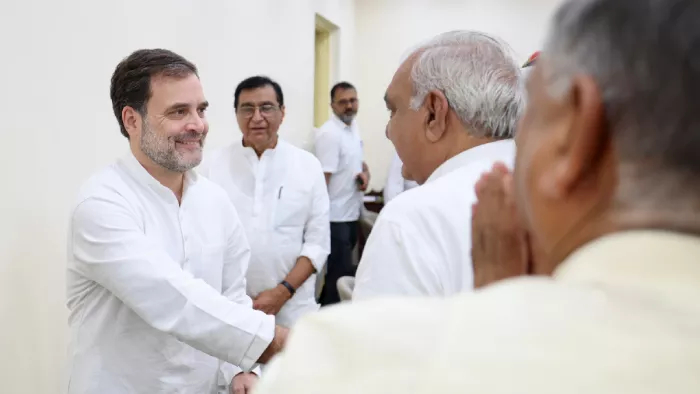 हरियाणा कांग्रेस की नेताओं की बैठक के दौरान राहुल गांधी