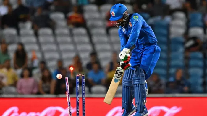 साउथ अफ्रीका के खिलाफ मैच के दौरान राशिद खान। फोटो- ICC