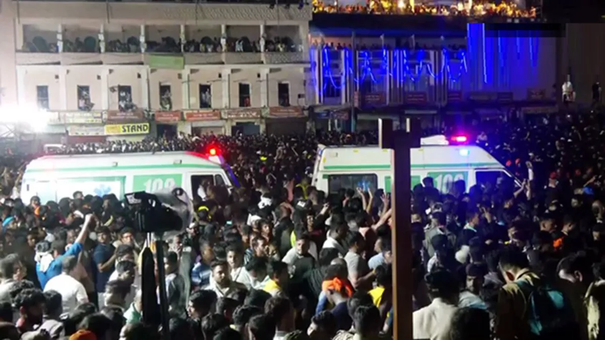जगन्नाथ रथ यात्रा में ज्यादा भीड़ के चलते 600 से अधिक श्रद्धालु हुए बीमार, एंबुलेंस से पहुंचाया गया अस्पताल