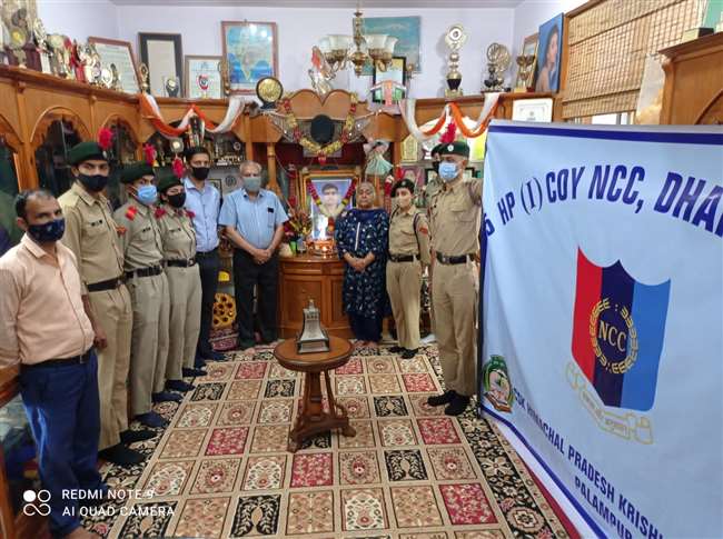 कृषि विश्वविद्यालय के एनसीसी कैडेट्स ने शहीद कैप्‍टन सौरभ कालिया के घर का दौरा किया है।