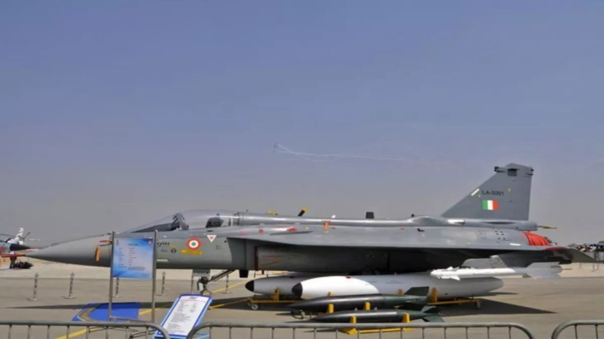 Tejas Fighter Jet: मलेशिया की वायु सेना में गरजेगा भारत का तेजस जेट विमान, जानें- अन्‍य कौन से मुल्‍क भी धड़ल्‍ले से खरीद रहे हैं भारतीय रक्षा उपकरण