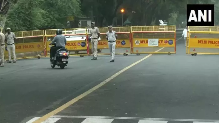 Delhi Traffic Police Advisory: सोनिया गांधी से आज भी होगी पूछताछ, दिल्ली की कई सड़कों पर किया गया रूट डायवर्जन