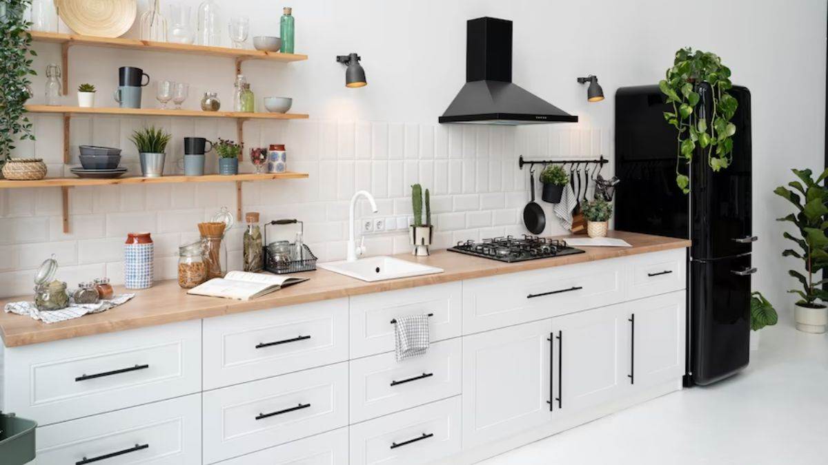 https://www.jagranimages.com/images/newimg/27072023/27_07_2023-kitchen_cleaning_23484157.jpg