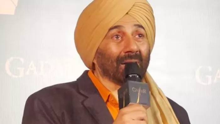 Gadar 2 Sunny Deol Get Emotionally Break Down After Seeing Fans Love Ameesha Patel Aka Sakeena Wipe Tara Singh Tears/Instagram