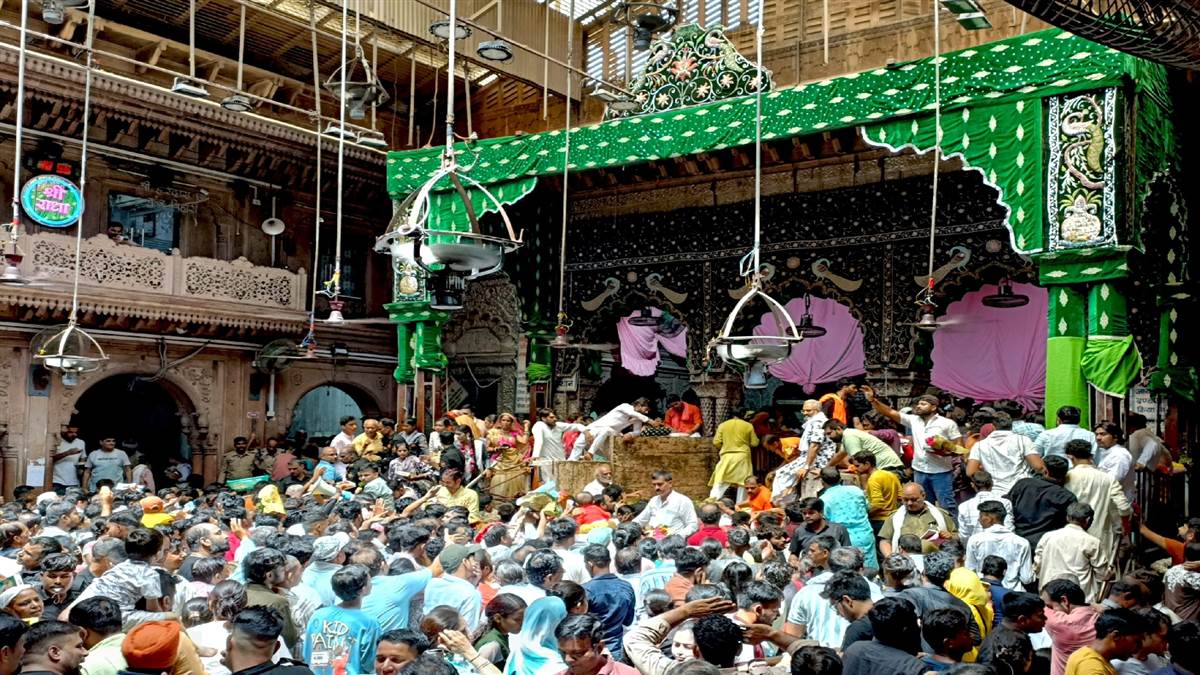 https://www.jagranimages.com/images/newimg/27072025/27_07_2025-26mth_1_26072025_453.jpg