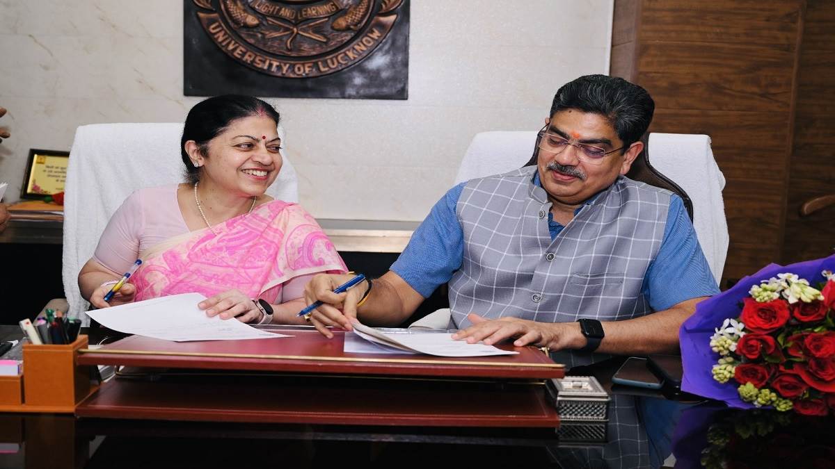 lucknow university professor manuka khanna is the acting vice chancellor of lucknow university governor anandiben patel handed over charge