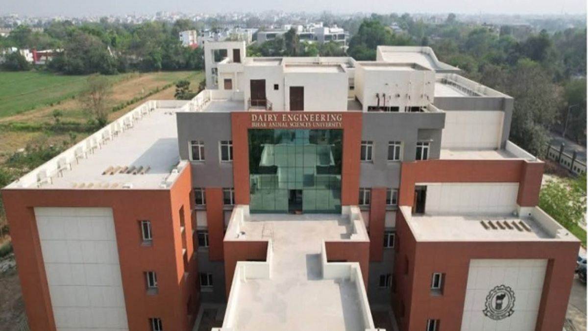 https://www.jagranimages.com/images/newimg/27072025/27_07_2025-animal_science_university_23995631_115725234.jpg