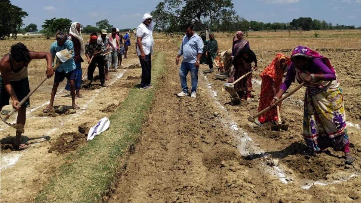fake attendance in mnrega will be banned in banka