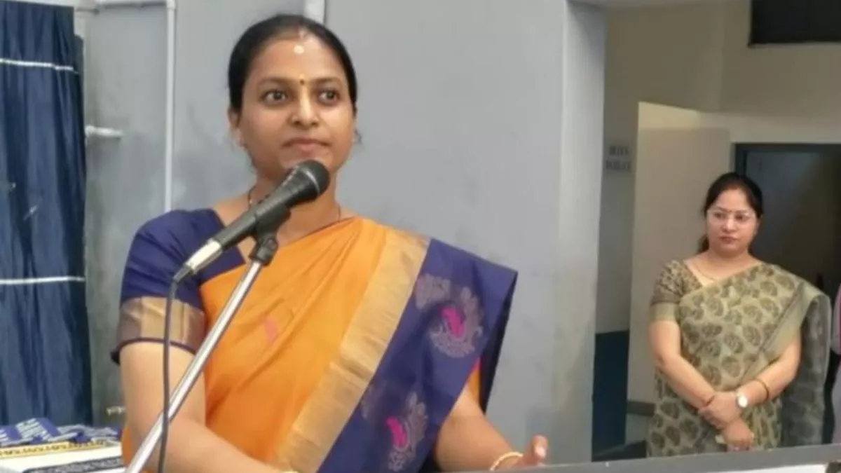 UP News: डीएम निधि गुप्ता वत्स की कार्रवाई से खलबली, एसडीएम न्यायालय में पेशकार के पद में फेरबदल