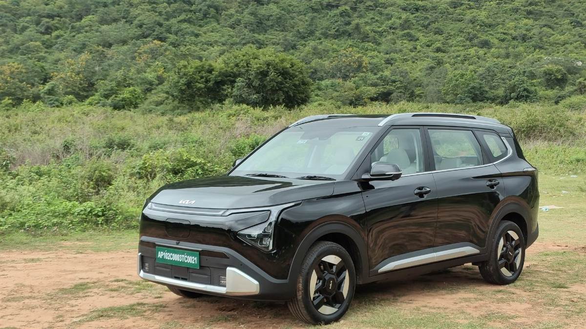 https://www.jagranimages.com/images/newimg/27072025/27_07_2025-kia_carens_clavis_ev_020014_23995665.jpg