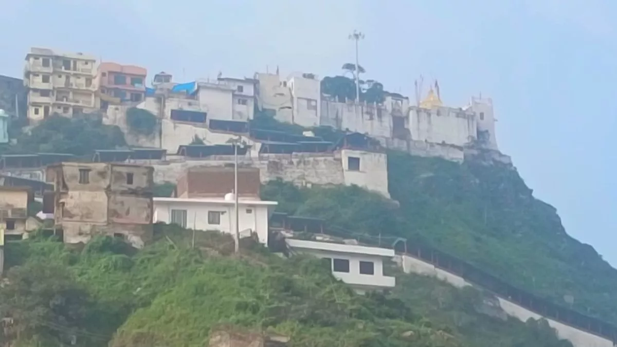हरिद्वार की घटना ने श्रीनयना देवी में मची भगदड़ की दिलाई याद, ...एक चूक ने ले ली थी 160 लोगों की जान, अब कितनी बदली व्यवस्था