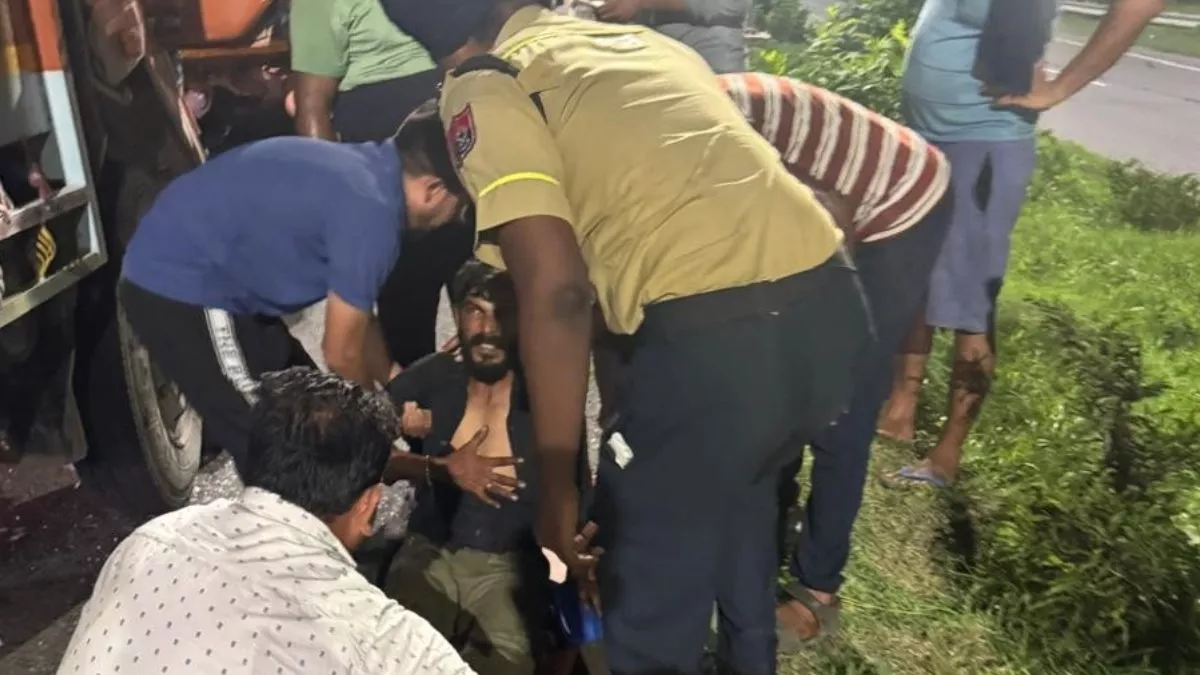 नवांशहर में ट्राले और कैंटर में भीषण टक्कर, कैंटर चालक की हालत गंभीर
