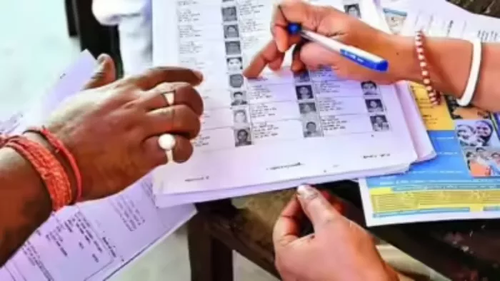 बिहार मतदाता सूची पुनरीक्षण में भागीदारी निभा रहे हैं विपक्षी दल (फाइल फोटो)