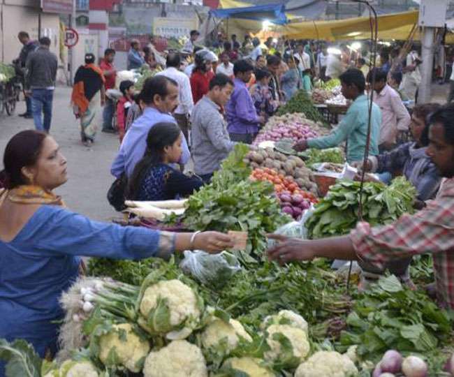 मौसम ने बिगाड़ा सब्जियों का जायका, आवक घटने से आसमान छू रहे सब्जी के