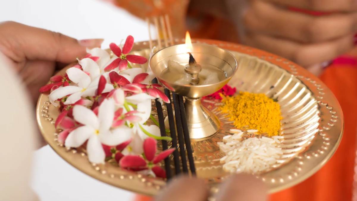 shanichari amavasya 2022 upay do these totke on pithori amavasya for happiness and prosperity