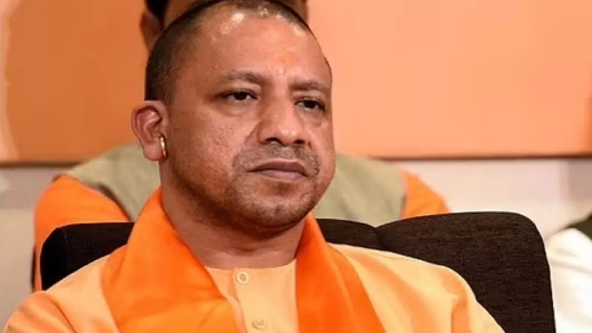 Property Right: यूपी  में बूढ़े मां-बाप को सताने वाली संतानें संपत्ति से होंगी बेदखल, योगी सरकार ला रही संशोधन