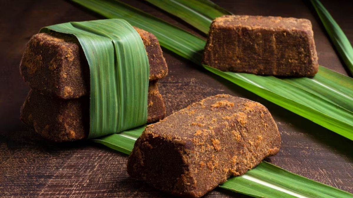 why you should consume jaggery in summer season jaggery side effects