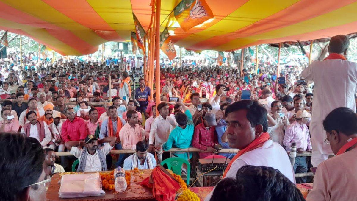 jamtara news babulal marandi lashed out at cm soren in jamtara said hemant government is engaged in earning not working