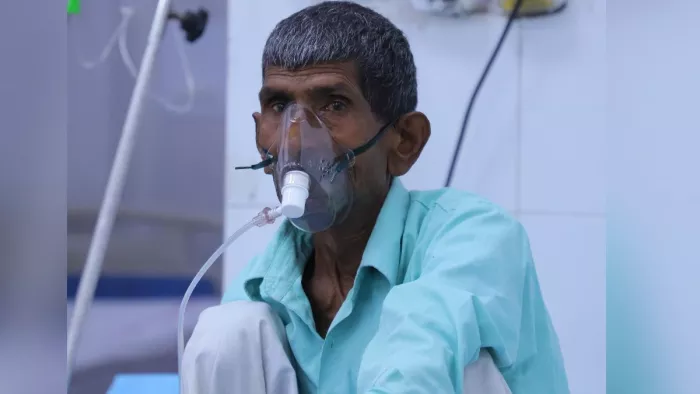 Agra News: घातक साबित हो रहा मौसम का बदलाव, मरीजों की उखड़ रही सांस, 20 फीसदी बढ़ी आक्सीजन की खपत