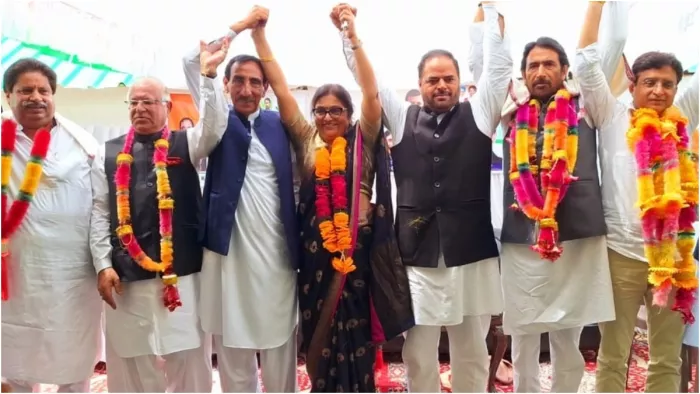 कांग्रेस प्रभारी और राज्यसभा सदस्य रजनी पाटिल ने लोगों को किया संबोधित (फोटो- जागरण)
