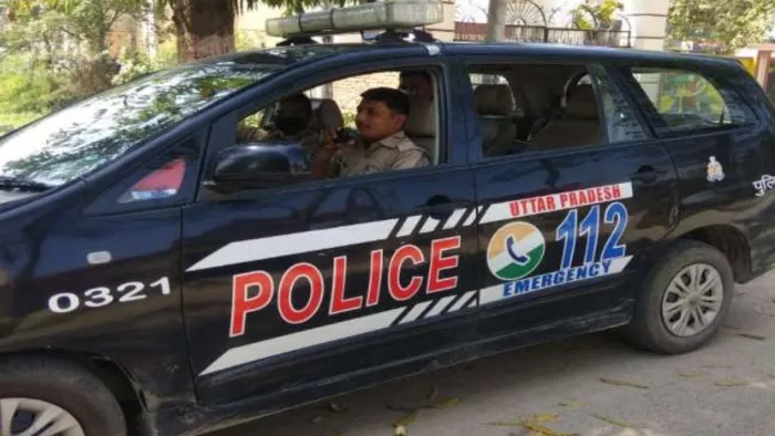 नोएडा में युवती ने पिता और केबल मैकेनिक को मारा चाकू