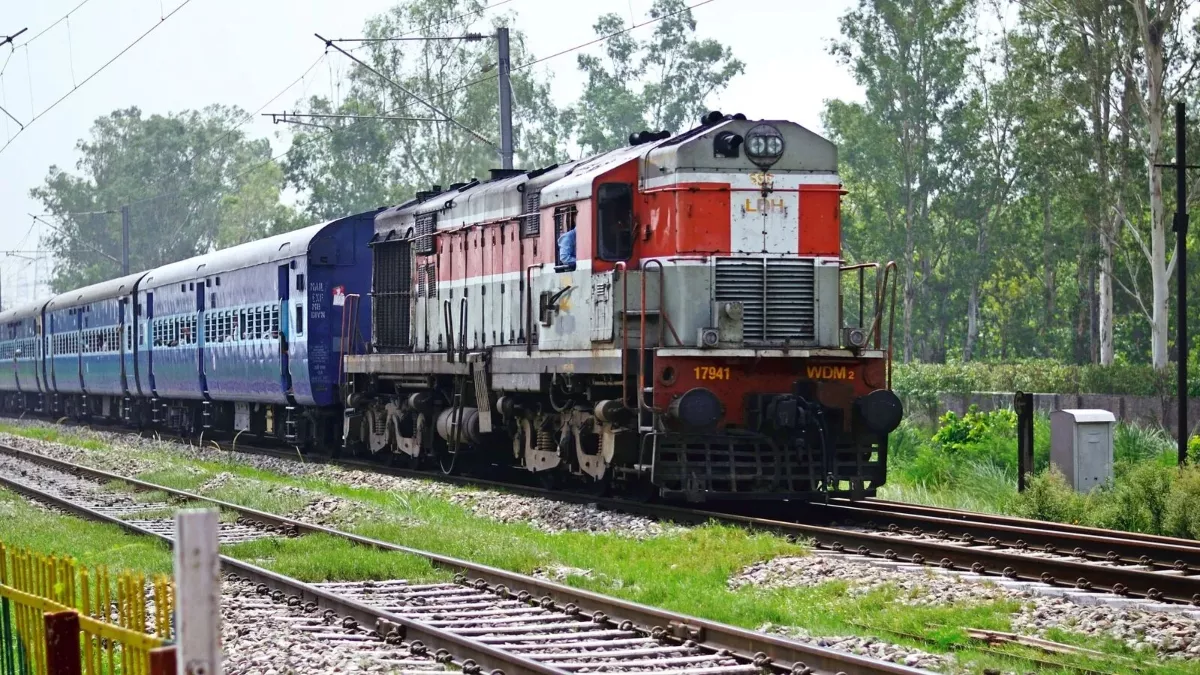 Chhapra से Anand Vihar के लिए चलेगी Special Train, गोरखपुर-बरेली समेत इन स्टेशनों पर होगा स्टॉपेज; जानें टाइमिंग