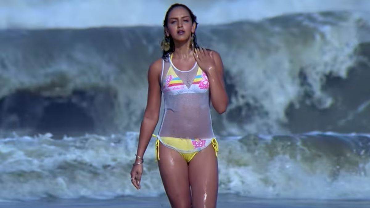 Dhoom : धूम’ में बिकिनी पहनने के लिए एशा देओल ने मां से ली थी इजाजत, बोलीं- इसमें क्या गलत है? 4 Dhoom