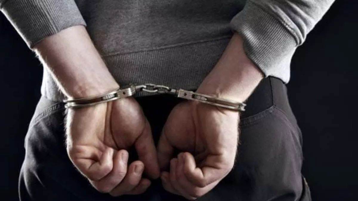 https://www.jagranimages.com/images/newimg/27082025/27_08_2025-arrests_demo_pic_24026731.jpg