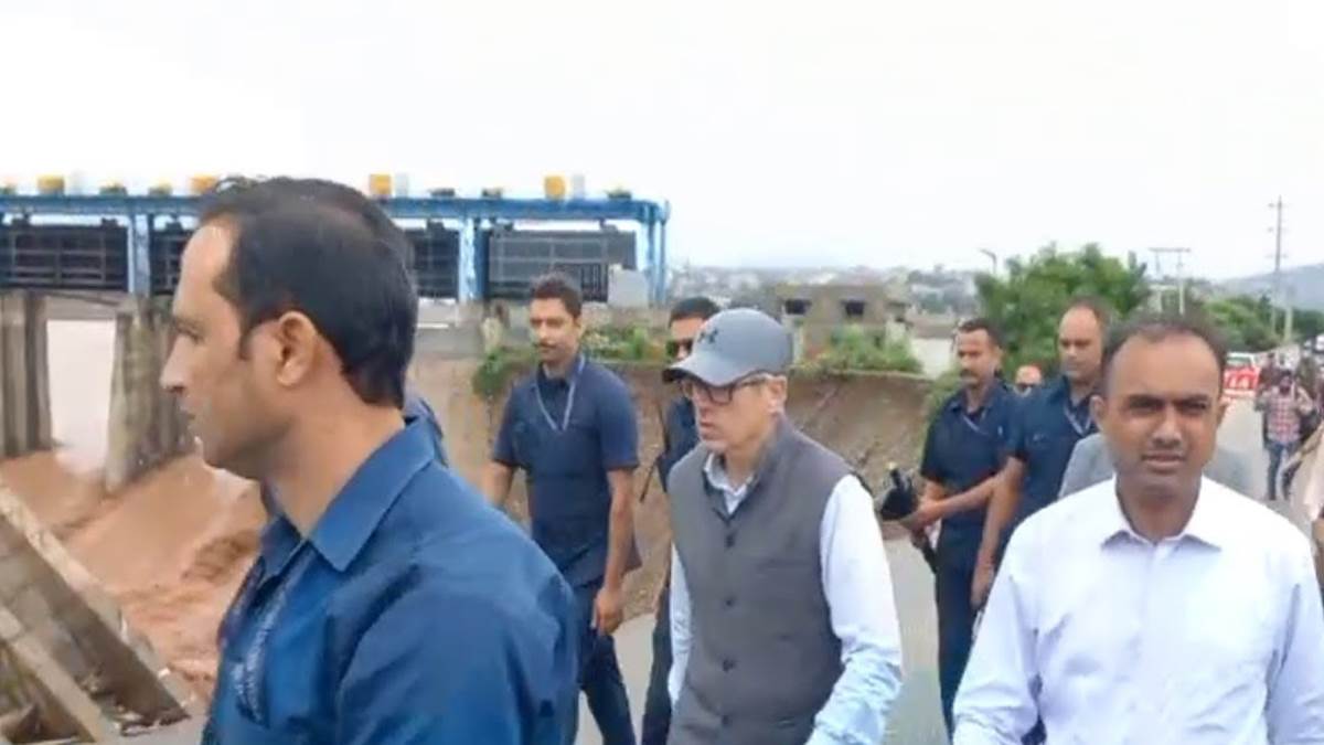 https://www.jagranimages.com/images/newimg/27082025/27_08_2025-cm_omar_jammu_tour_24027131.jpg