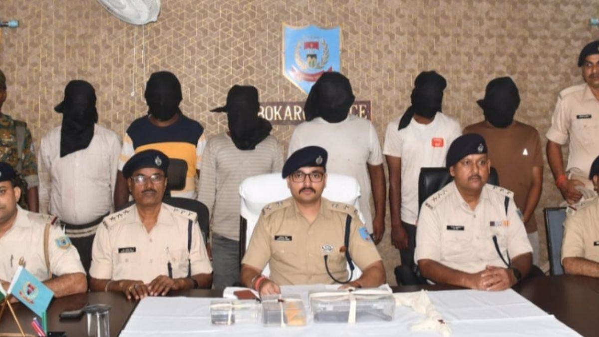 https://www.jagranimages.com/images/newimg/27082025/27_08_2025-dhanbad_police_24026913.jpg