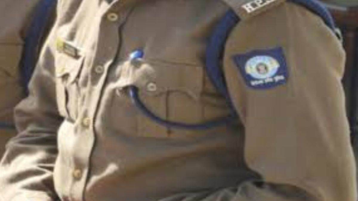 https://www.jagranimages.com/images/newimg/27082025/27_08_2025-himachal_police_constabe_24027088.jpg