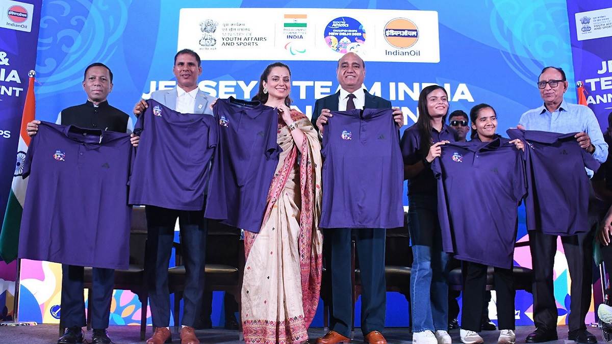 https://www.jagranimages.com/images/newimg/27082025/27_08_2025-kanganajersey_24027091.jpg