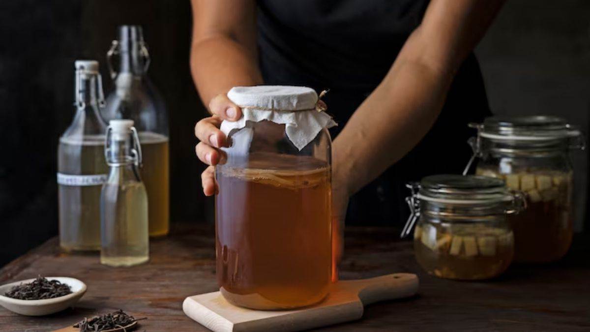 https://www.jagranimages.com/images/newimg/27082025/27_08_2025-kombucha_24027170.jpg