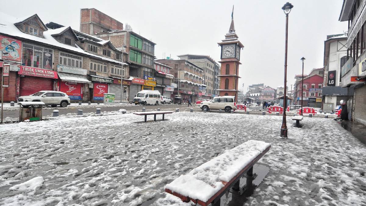 https://www.jagranimages.com/images/newimg/27082025/27_08_2025-lal-chowk_24026226_248863.jpg