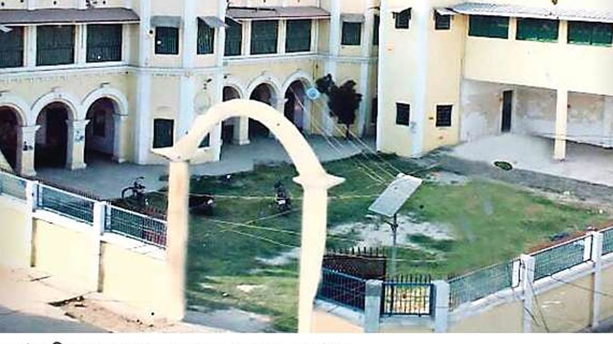 https://www.jagranimages.com/images/newimg/27082025/27_08_2025-lalganj_24026732.jpg