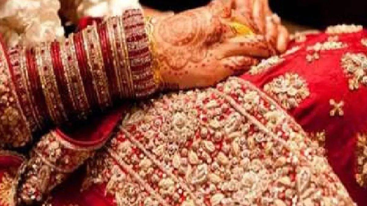https://www.jagranimages.com/images/newimg/27082025/27_08_2025-new_married_24027016_194246511.jpg