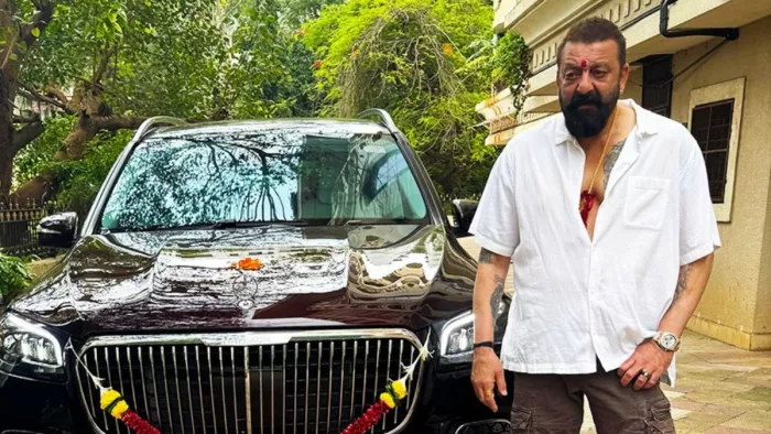 Ganesh Chaturthi पर Sanjay Dutt ने खरीदी नई Mercedes-Maybach GLS600