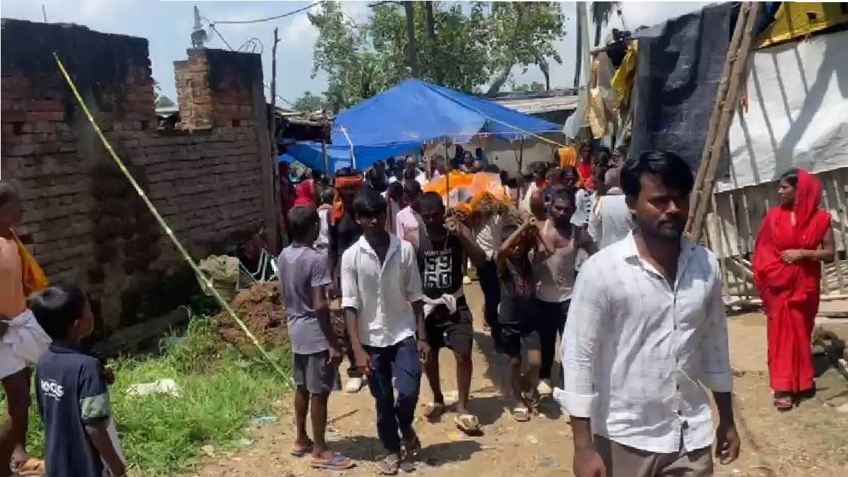 https://www.jagranimages.com/images/newimg/27082025/27_08_2025-village_accident_latest_news_24026204.jpg