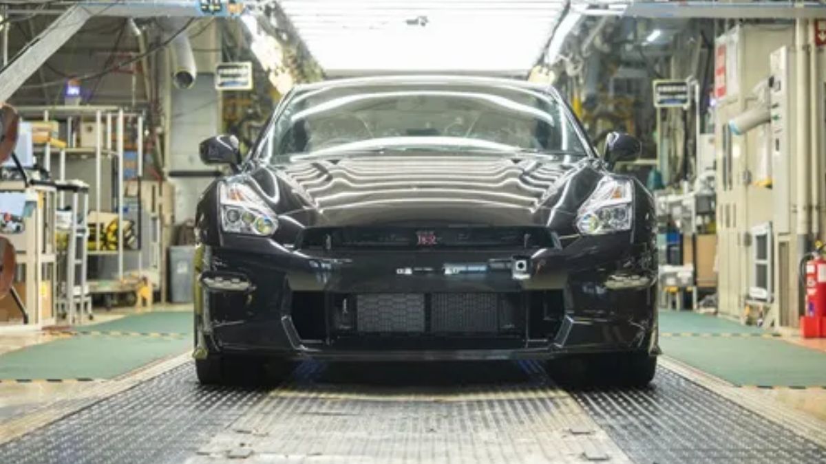 Nissan R35 GT-R का 18 साल बाद थमा प्रोडक्शन, जानें इसकी लॉन्च से लेकर ...
