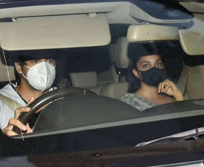 IN PICS Sidharth Malhotra and Kiara Advani spotted together in car Affair  rumours goes viral again