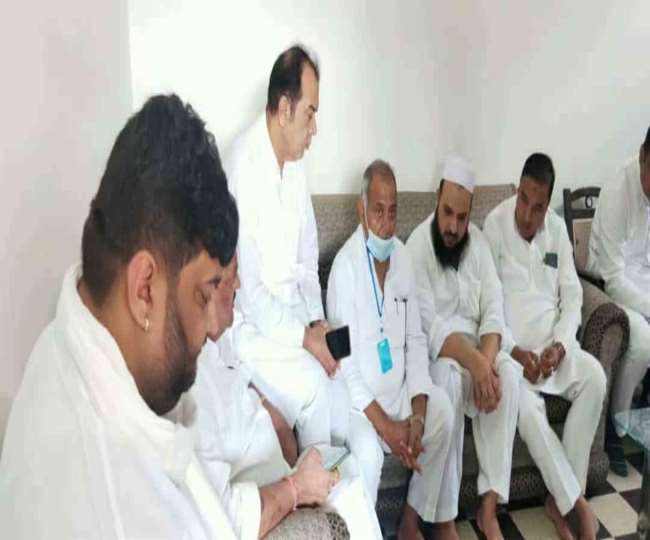Maulana Kaleem News : मौलाना कलीम सिद्दीकी के पक्ष में खुलकर सामने आई सपा, स्‍वजन को कानूनी मदद का दिलाया भरोसा