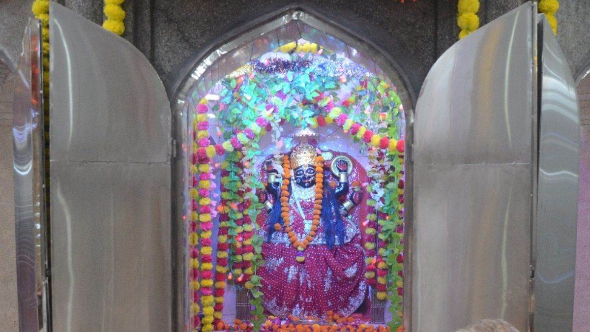 https://www.jagranimages.com/images/newimg/27092022/27_09_2022-_choti_kali_temple_in_lucknow_23102043.jpg