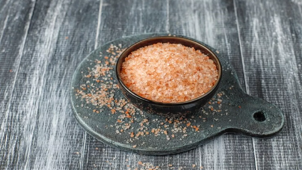 Himalayan Salt: सेंधा नमक के अत्यधिक सेवन से होती हैं ये बीमारियां, जानें, कितनी मात्रा में खाएं