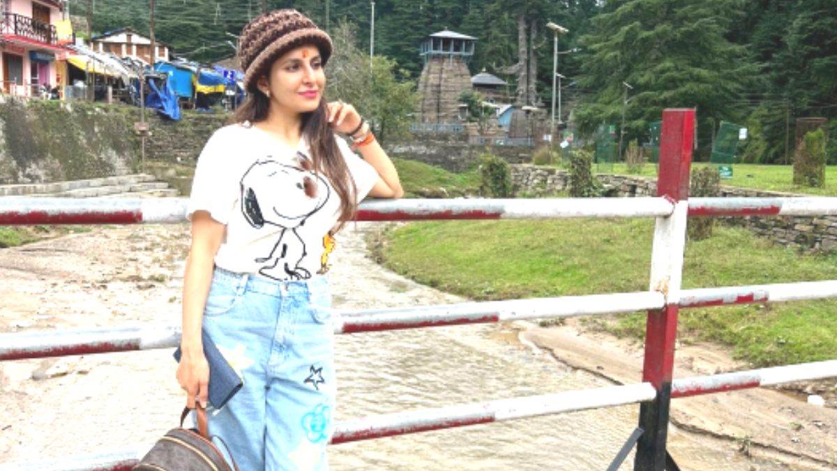 https://www.jagranimages.com/images/newimg/27092022/27_09_2022-roop_durgapal_23101599.jpg