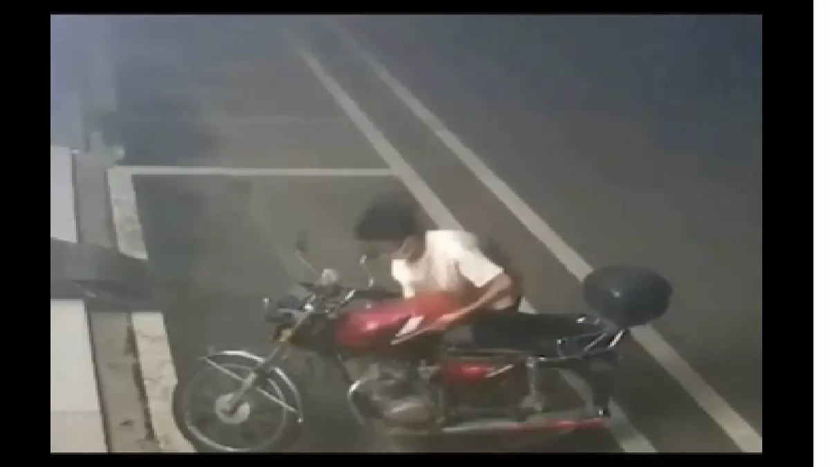Viral Video: बाइक चोरी न कर सका तो टंकी ले फरार हो गया चोर, वीडियो देख हंसी नहीं रोक पाएंगे