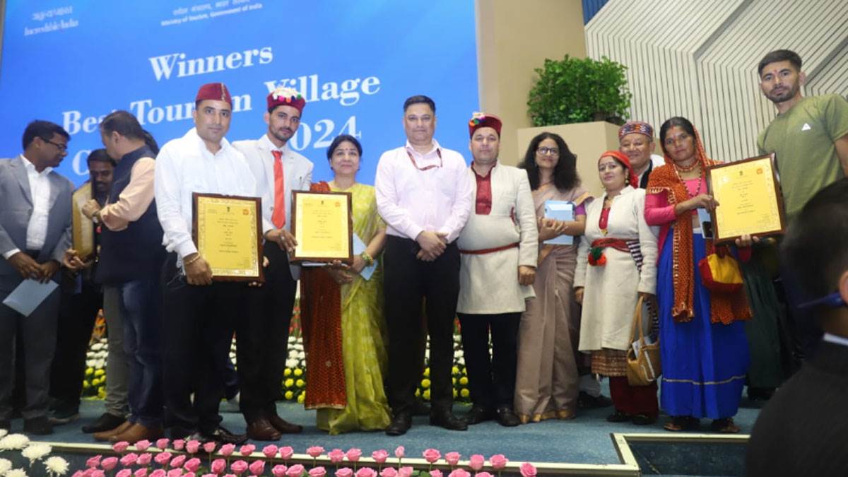 https://www.jagranimages.com/images/newimg/27092024/27_09_2024-best-tourism-village-award_23805475.jpg